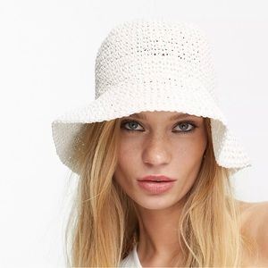 Straw crochet bucket hat